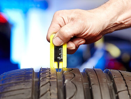 Boxenstopp für den Frühling: So klappt dein Reifenwechsel stressfrei